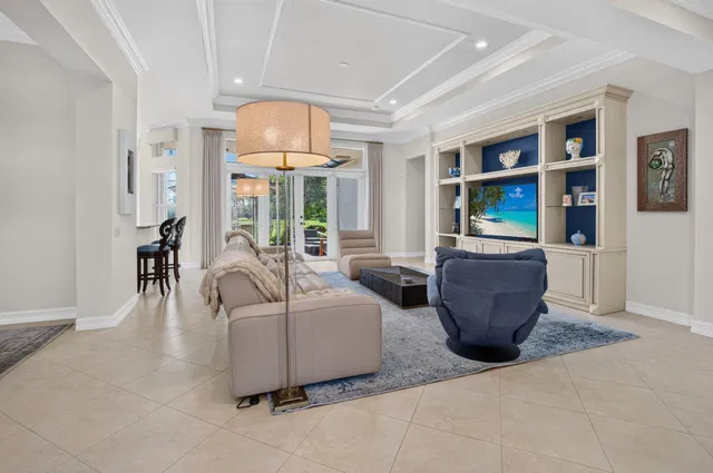 Residence photo 3