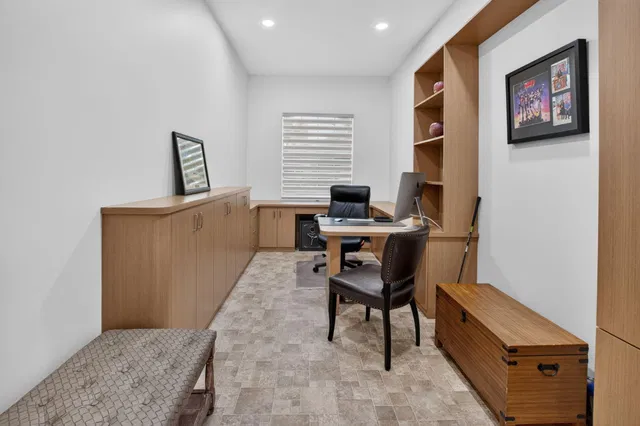 Residence photo 24