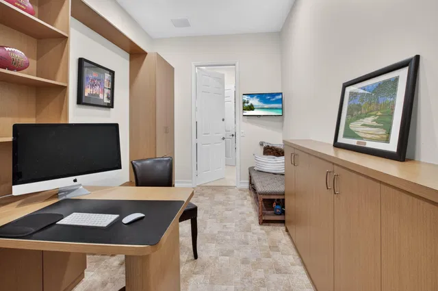 Residence photo 25