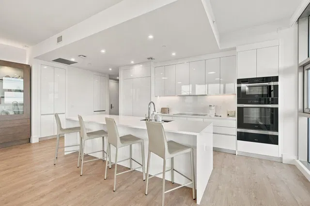 Nautilus 220 Unit 1423 photo 4