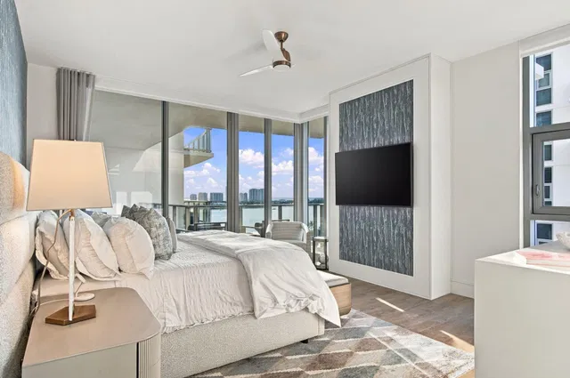 Nautilus 220 Unit 1423 photo 16