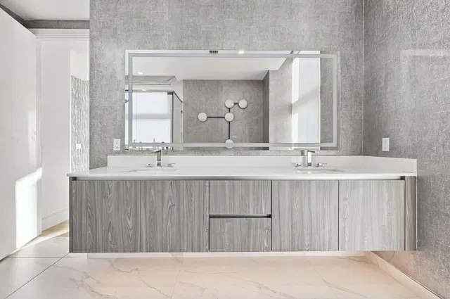 Nautilus 220 Unit 1423 photo 21