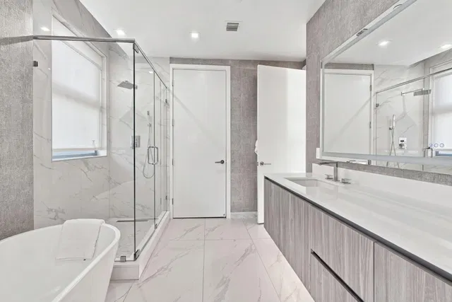 Nautilus 220 Unit 1423 photo 22