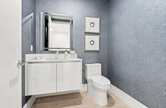 Nautilus 220 Unit 1423 photo 25
