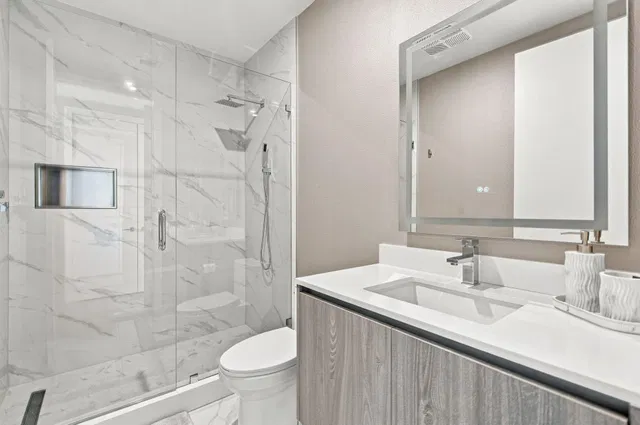 Nautilus 220 Unit 1423 photo 29