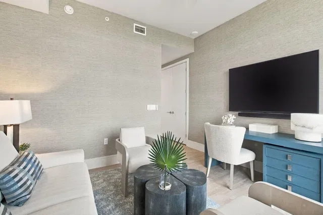 Nautilus 220 Unit 1423 photo 32