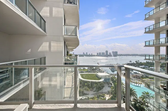 Nautilus 220 Unit 1423 photo 37