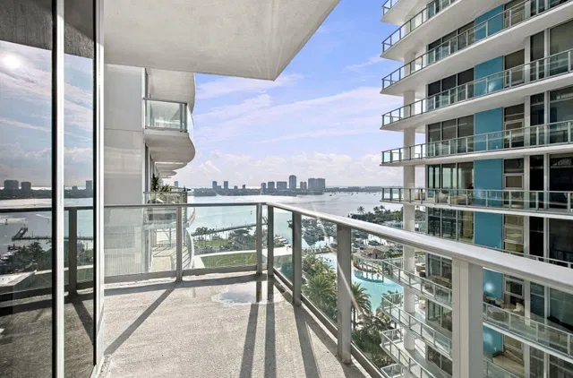 Nautilus 220 Unit 1423 photo 38