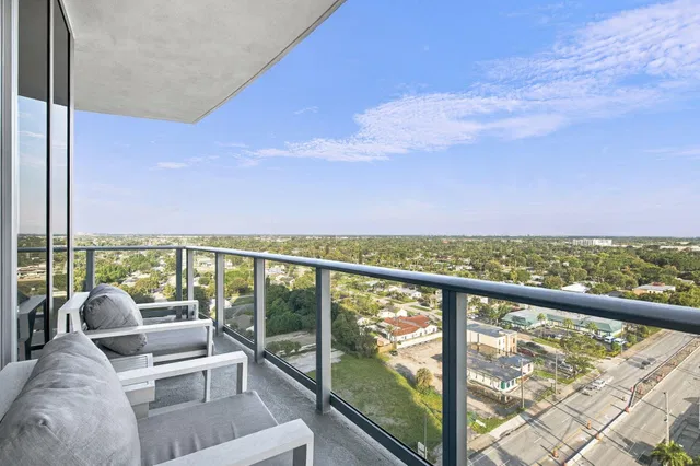 Nautilus 220 Unit 1423 photo 40