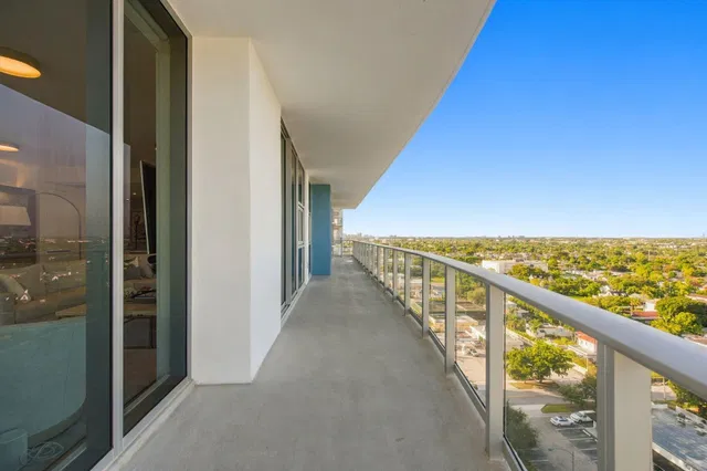 Nautilus 220 Unit 1423 photo 42
