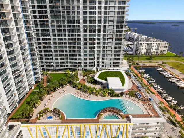 Nautilus 220 Unit 1423 photo 48