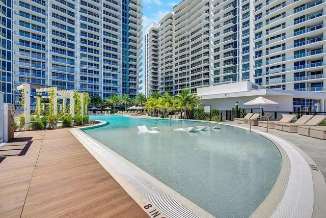 Nautilus 220 Unit 1423 photo 62