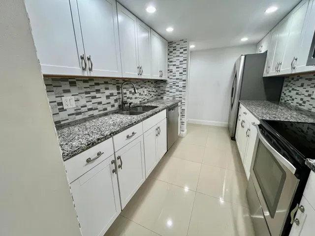  Unit 406 photo 10