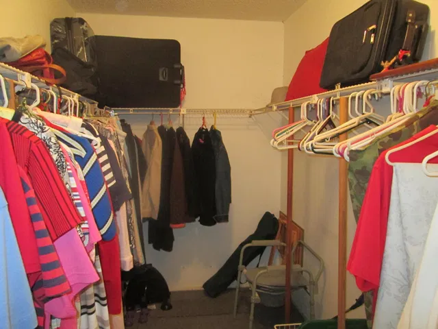 Unit 8 photo 12