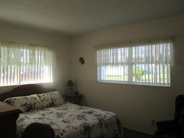 Unit 8 photo 19