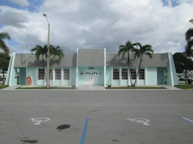 Unit 8 photo 31