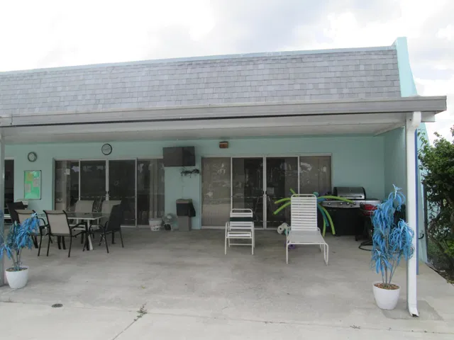 Unit 8 photo 36