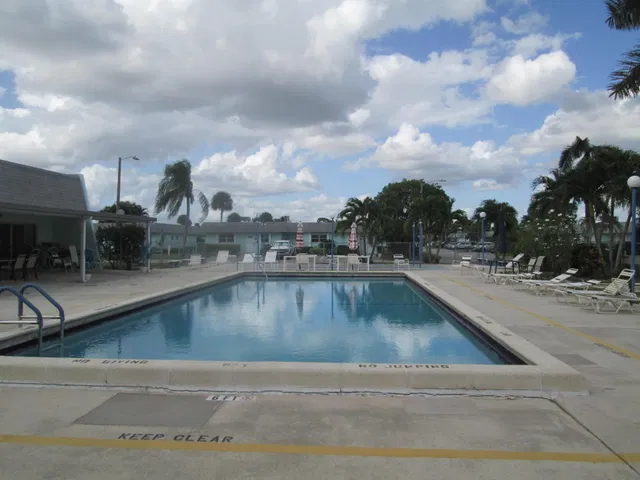 Unit 8 photo 38