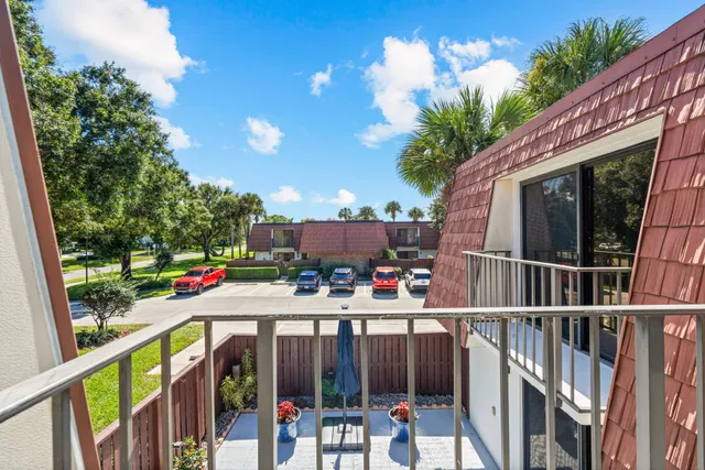 Residence photo 20