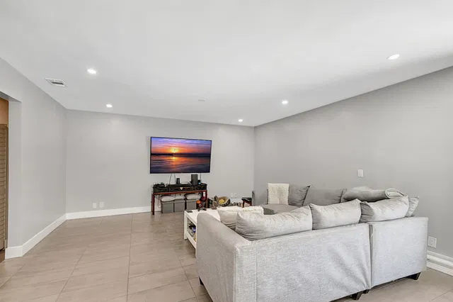 Residence photo 10
