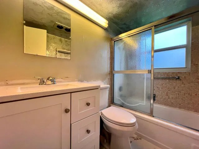 Unit 14 photo 6
