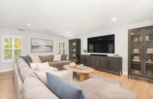  Residence photo 6