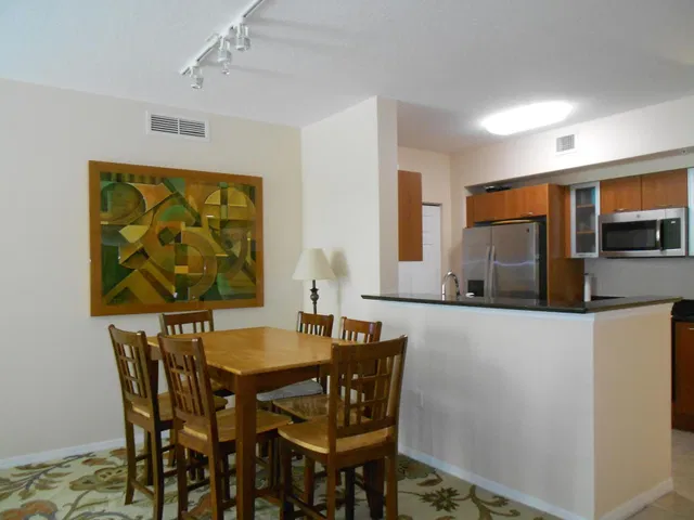 Casa Loma Boynton Unit 303 photo 3