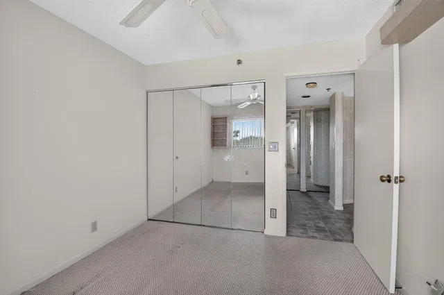 Unit 404 photo 23