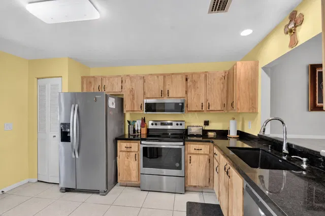  Residence photo 5