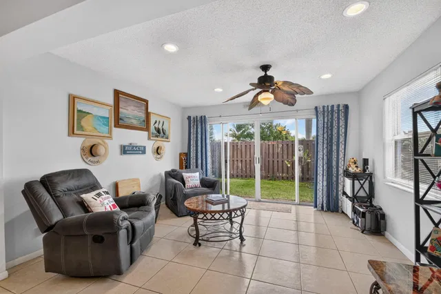  Residence photo 19