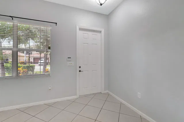  Residence photo 5