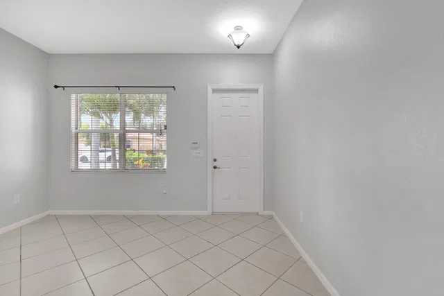  Residence photo 6