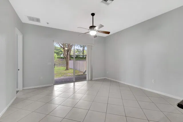  Residence photo 12