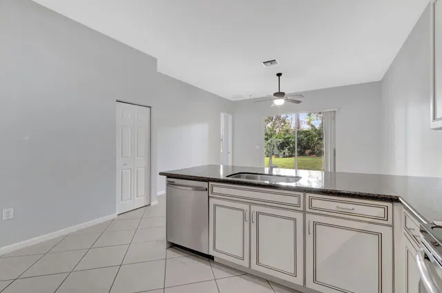  Residence photo 19
