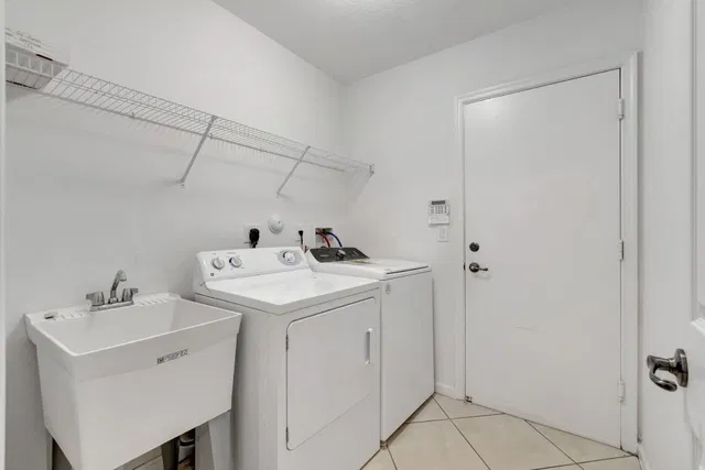  Residence photo 35