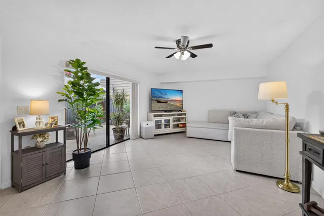 Residence photo 11