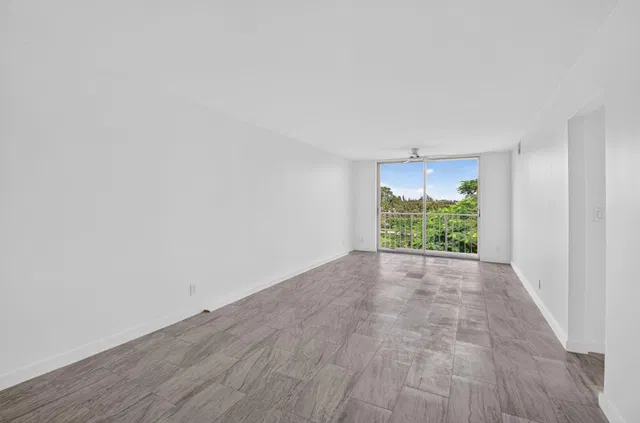 Unit 408 photo 11