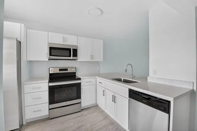 Unit 408 photo 16