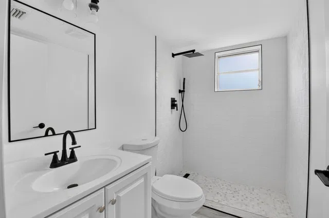 Unit 408 photo 29