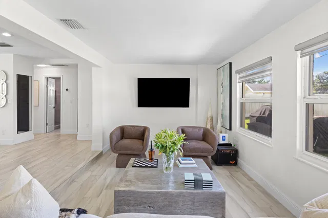 Residence photo 5