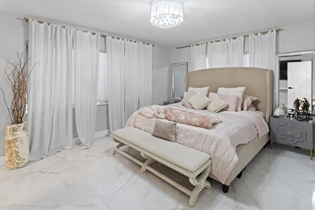 Residence photo 15