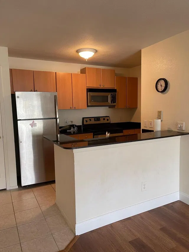 Unit 4-102 photo 6