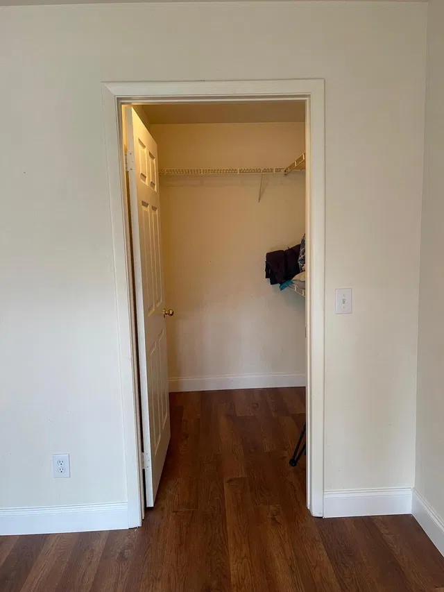 Unit 4-102 photo 13