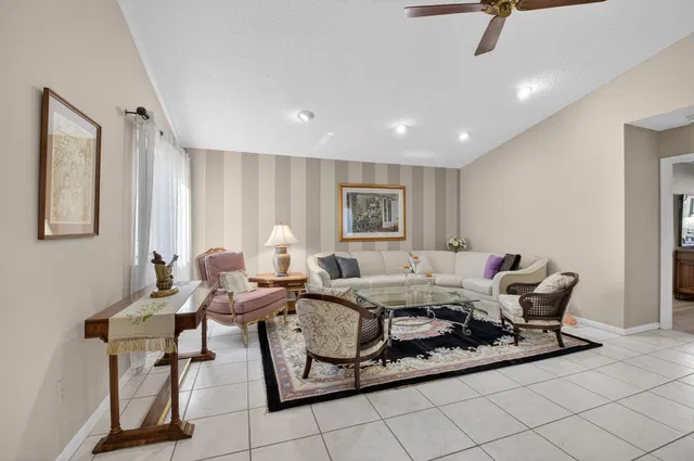  Residence photo 11
