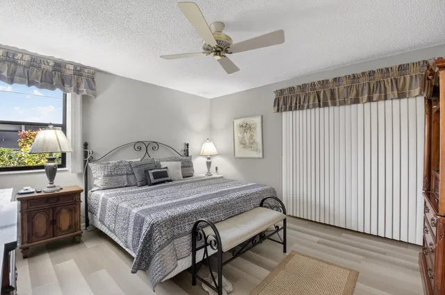  Residence photo 15