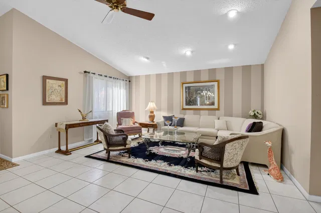  Residence photo 27