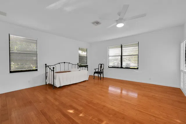 Heritage Oaks Residence photo 8
