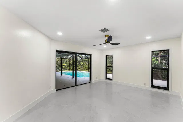 Residence photo 15