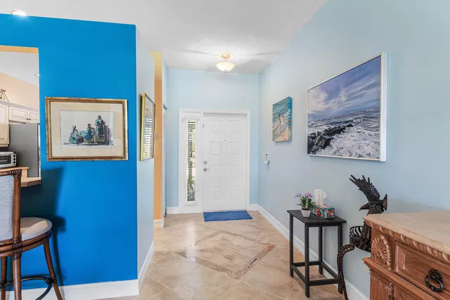  Residence photo 5