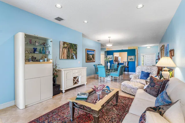  Residence photo 11